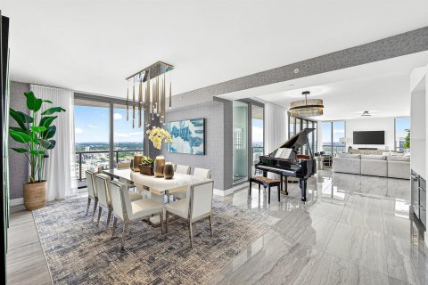 Condominio en venta en Fort Lauderdale, Florida, 4 dormitorios, 361.95 m2 № 2188910 - foto 15