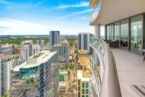Condominio en venta en Fort Lauderdale, Florida, 4 dormitorios, 361.95 m2 № 2188910 - foto 9
