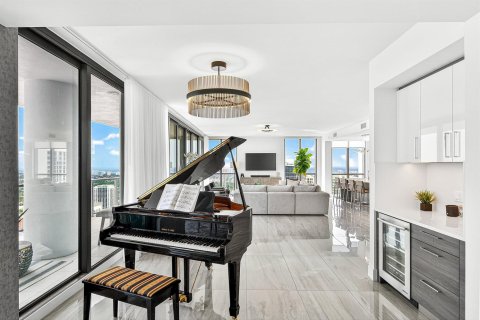Condominio en venta en Fort Lauderdale, Florida, 4 dormitorios, 361.95 m2 № 2188910 - foto 14