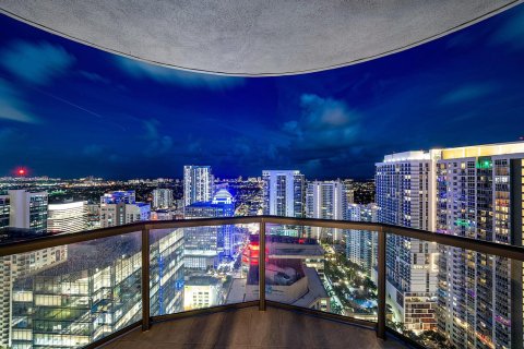 Condominio en venta en Fort Lauderdale, Florida, 4 dormitorios, 361.95 m2 № 2188910 - foto 25