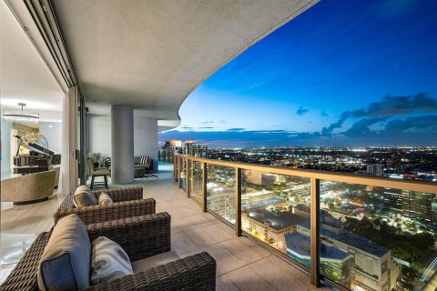 Condominio en venta en Fort Lauderdale, Florida, 4 dormitorios, 361.95 m2 № 2188910 - foto 2