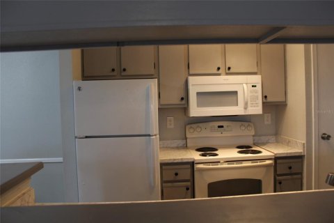 Condo in Saint Petersburg, Florida, 1 bedroom  № 1866845 - photo 12