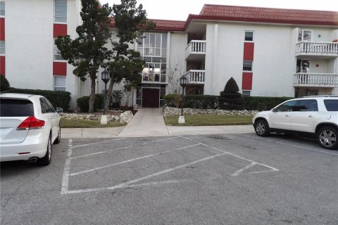 Condo in Clearwater, Florida, 2 bedrooms  № 1673219 - photo 1