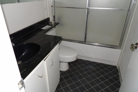 Condo in Clearwater, Florida, 2 bedrooms  № 1673219 - photo 4