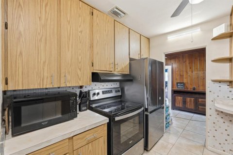 Villa ou maison à vendre à DeLand, Floride: 5 chambres, 199.55 m2 № 2141998 - photo 8