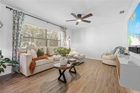 House in Spring Hill, Florida 3 bedrooms, 145.76 sq.m. № 1725513 - photo 23