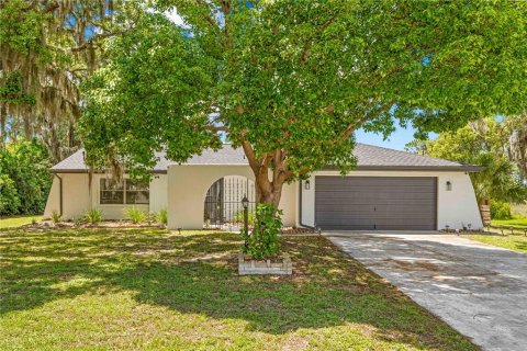 House in Spring Hill, Florida 3 bedrooms, 145.76 sq.m. № 1725513 - photo 1