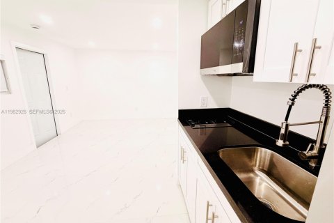 Снять в аренду квартиру в Майами, Флорида 144.37м2, № 2080487 - фото 7