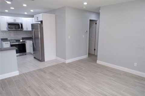 Villa ou maison à vendre à Seminole, Floride: 3 chambres, 74.32 m2 № 2329588 - photo 4