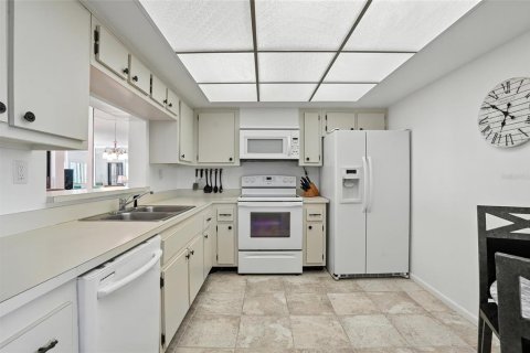 Condo in Fort Myers Beach, Florida, 2 bedrooms  № 1803031 - photo 19