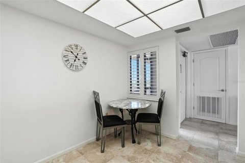Condo in Fort Myers Beach, Florida, 2 bedrooms  № 1803031 - photo 21