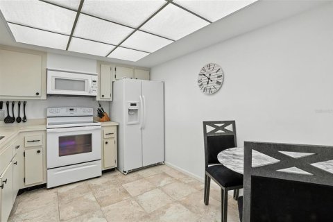 Condo in Fort Myers Beach, Florida, 2 bedrooms  № 1803031 - photo 23