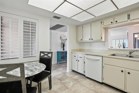 Condo in Fort Myers Beach, Florida, 2 bedrooms  № 1803031 - photo 22
