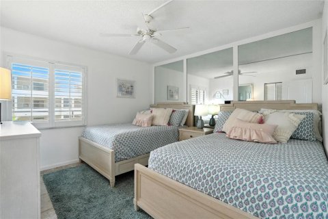 Condo in Fort Myers Beach, Florida, 2 bedrooms  № 1803031 - photo 28