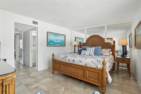 Condo in Fort Myers Beach, Florida, 2 bedrooms  № 1803031 - photo 26