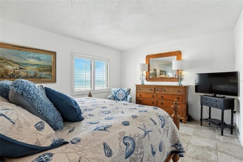 Condo in Fort Myers Beach, Florida, 2 bedrooms  № 1803031 - photo 25