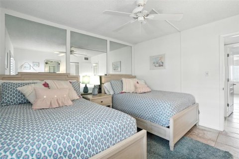 Condo in Fort Myers Beach, Florida, 2 bedrooms  № 1803031 - photo 29