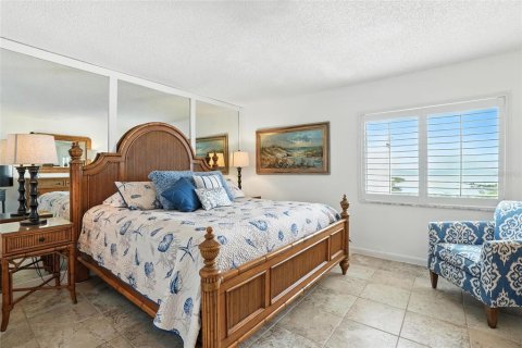 Condo in Fort Myers Beach, Florida, 2 bedrooms  № 1803031 - photo 24