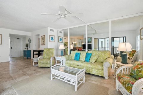 Condo in Fort Myers Beach, Florida, 2 bedrooms  № 1803031 - photo 14