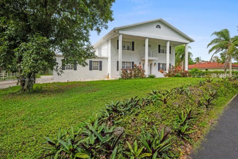 House in Parkland, Florida 3 bedrooms, 221.11 sq.m. № 2039471