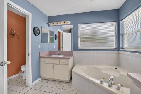 Villa ou maison à vendre à Kissimmee, Floride: 3 chambres, 175.4 m2 № 2425460 - photo 16