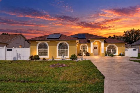 Villa ou maison à Kissimmee, Floride 3 chambres, 175.4 m2 № 2425460