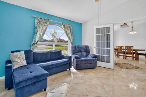 Villa ou maison à vendre à Kissimmee, Floride: 3 chambres, 175.4 m2 № 2425460 - photo 9