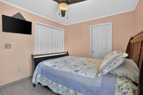 Villa ou maison à vendre à Kissimmee, Floride: 3 chambres, 175.4 m2 № 2425460 - photo 21