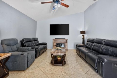 Villa ou maison à vendre à Kissimmee, Floride: 3 chambres, 175.4 m2 № 2425460 - photo 18