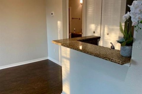 Condo in Orlando, Florida, 1 bedroom  № 1894812 - photo 7