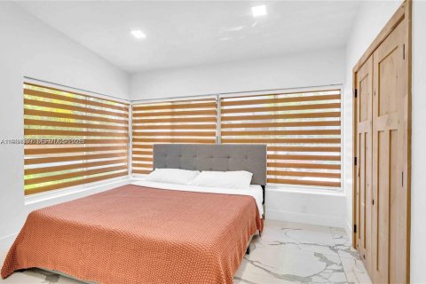 Villa ou maison à louer à Miami Beach, Floride: 4 chambres, 187.76 m2 № 1992829 - photo 12