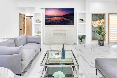 Villa ou maison à louer à Miami Beach, Floride: 4 chambres, 187.76 m2 № 1992829 - photo 7