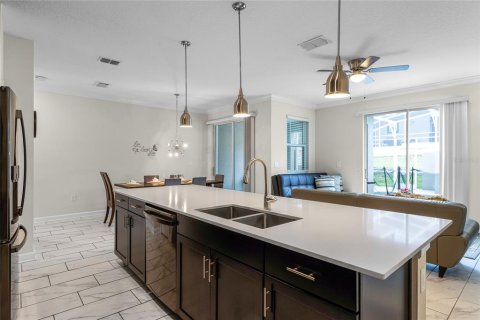Adosado en venta en Davenport, Florida, 4 dormitorios, 177.81 m2 № 2329054 - foto 4