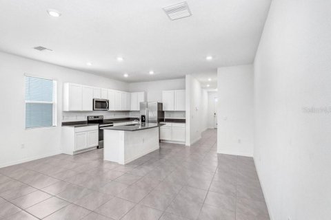 Townhouse in Apollo Beach, Florida 3 bedrooms, 167.41 sq.m. № 2296551 - photo 10