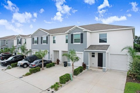 Townhouse in Apollo Beach, Florida 3 bedrooms, 167.41 sq.m. № 2296551 - photo 2