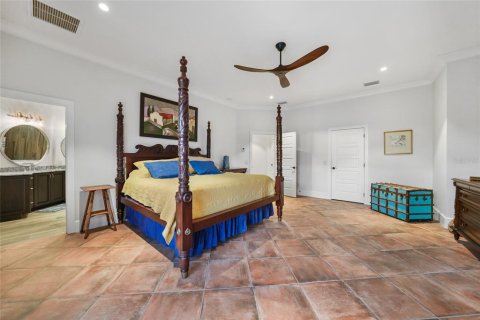 House in Punta Gorda, Florida 5 bedrooms, 383.5 sq.m. № 1580122 - photo 18