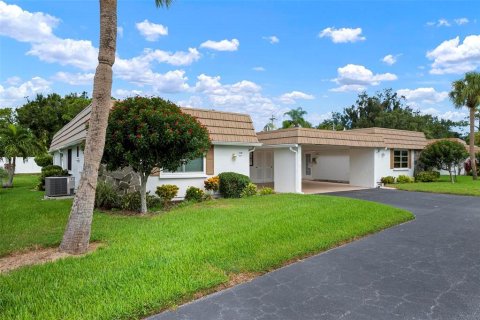 House in Sarasota, Florida 2 bedrooms, 137.5 sq.m. № 1885923 - photo 3