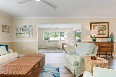 House in Sarasota, Florida 2 bedrooms, 137.5 sq.m. № 1885923 - photo 14