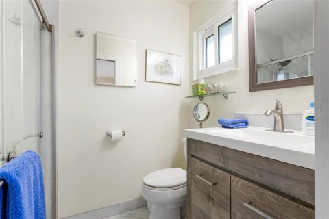 House in Sarasota, Florida 2 bedrooms, 137.5 sq.m. № 1885923 - photo 28
