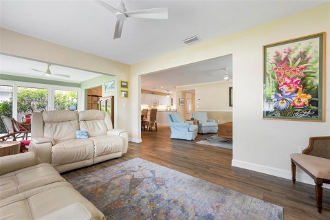 House in Sarasota, Florida 2 bedrooms, 137.5 sq.m. № 1885923 - photo 21