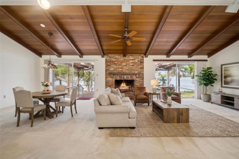 Casa en venta en Eustis, Florida, 4 dormitorios, 196.4 m2 № 2092479 - foto 5