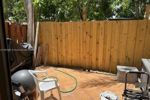 Adosado en venta en Miami, Florida, 3 dormitorios, 106.84 m2 № 1858146 - foto 16