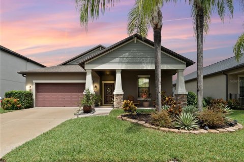 Casa en venta en Land O' Lakes, Florida, 4 dormitorios, 191.47 m2 № 1900072 - foto 1