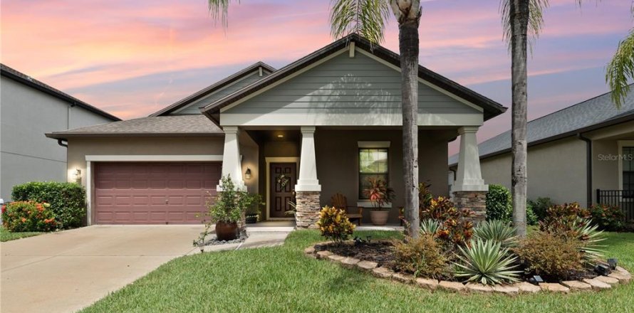 Casa en Land O' Lakes, Florida 4 dormitorios, 191.47 m2 № 1900072