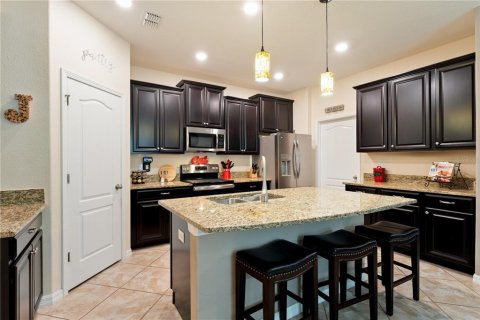 Casa en venta en Land O' Lakes, Florida, 4 dormitorios, 191.47 m2 № 1900072 - foto 2