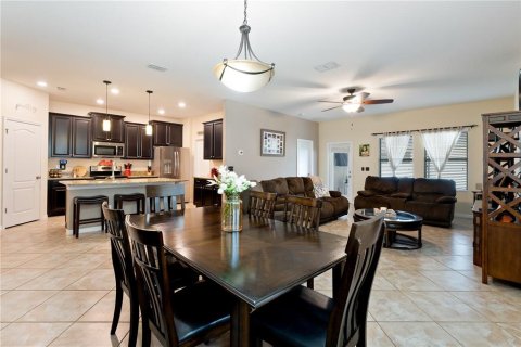 Casa en venta en Land O' Lakes, Florida, 4 dormitorios, 191.47 m2 № 1900072 - foto 3