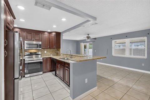 Casa en venta en Holiday, Florida, 4 dormitorios, 161.84 m2 № 2308712 - foto 6