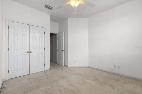 Townhouse in Saint Petersburg, Florida 3 bedrooms, 189.89 sq.m. № 1884601 - photo 29