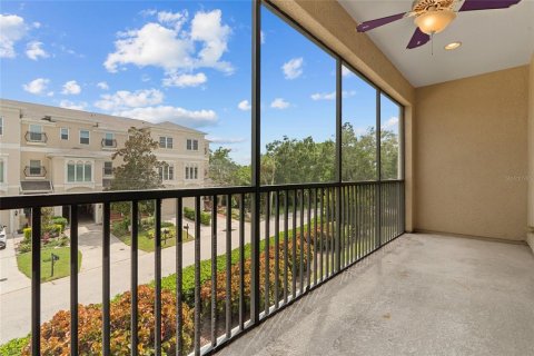 Townhouse in Saint Petersburg, Florida 3 bedrooms, 189.89 sq.m. № 1884601 - photo 9
