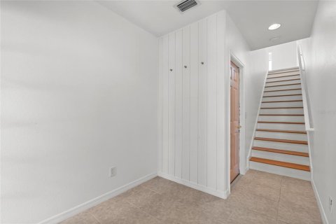 Townhouse in Saint Petersburg, Florida 3 bedrooms, 189.89 sq.m. № 1884601 - photo 19